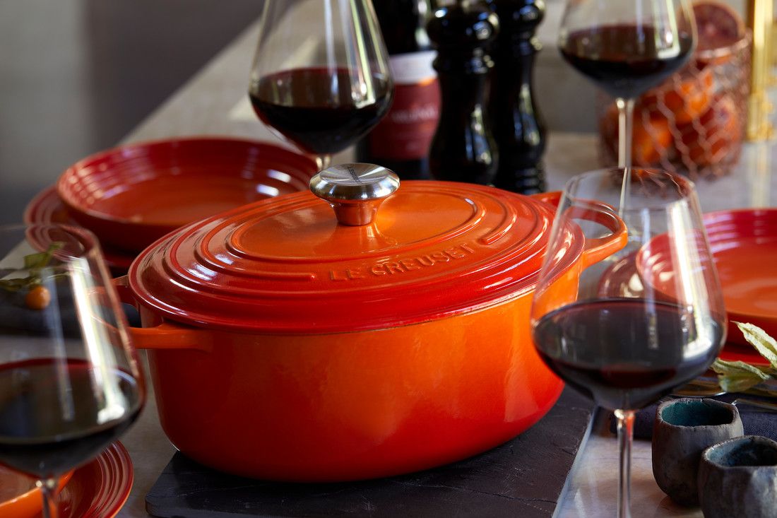 Le Creuset Signature Enameled Cast Iron Oval Dutch Oven, 9.5-Quart