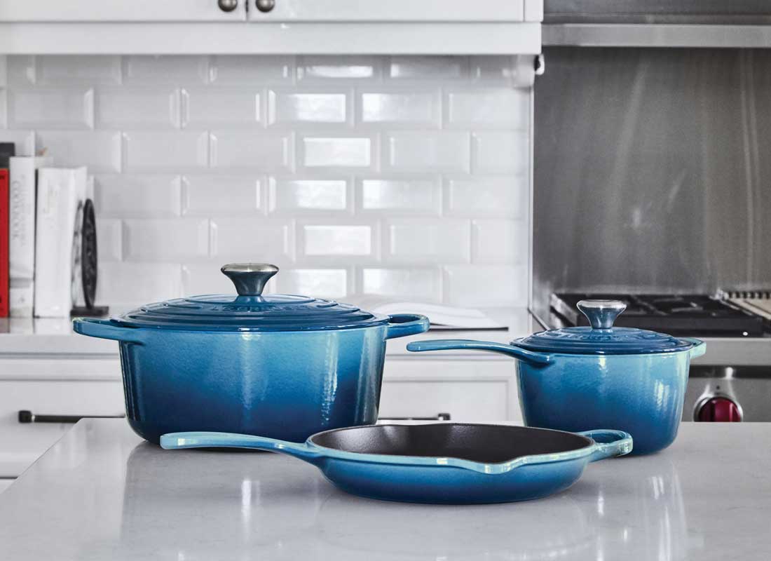 Le Creuset 9 Enameled Cast Iron Signature Skillet