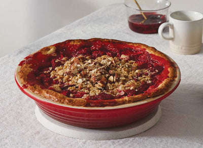 Le Creuset 9 Inch Stoneware Pie Dish